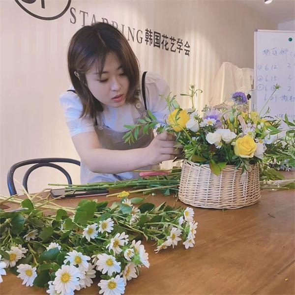 90后文员小姐姐的花店创业学习之路